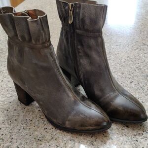 Elegant Brown Ankle Boots